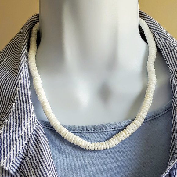 White Sands Shell Necklace - Picture 5 of 7